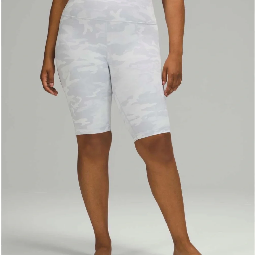 Lululemon Wunder Under Short 10" *Ribbed Incognito Camo Jacquard Alpine White St - Picture 2 of 9